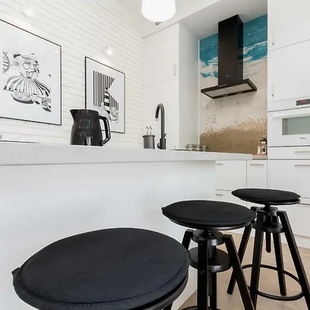Διαμέρισμα Superior Starowiejska With Parking By Renters