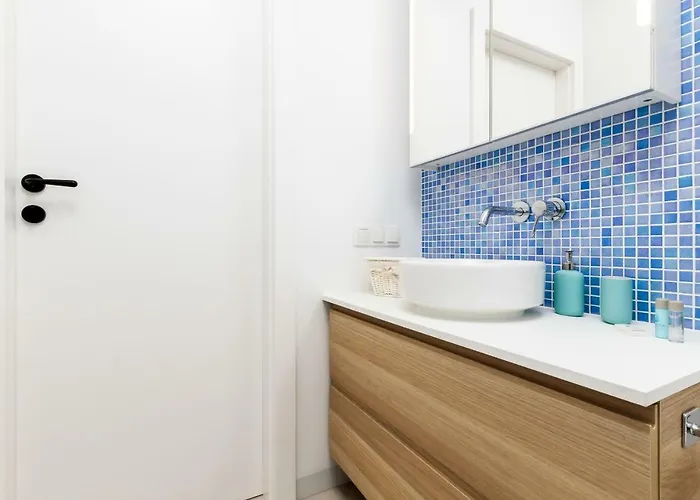 Superior Starowiejska With Parking By Renters